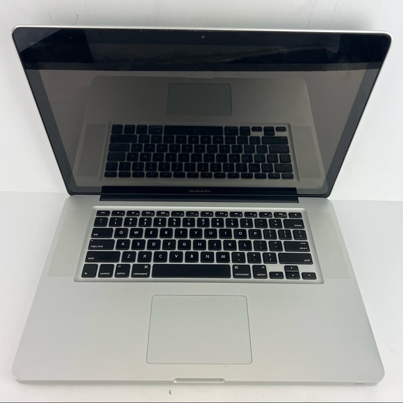 Apple MacBook Pro 15 inch Laptop • Intel Quad Core i7 • 16GB RAM 500 GB SSD - Picture 5 of 11